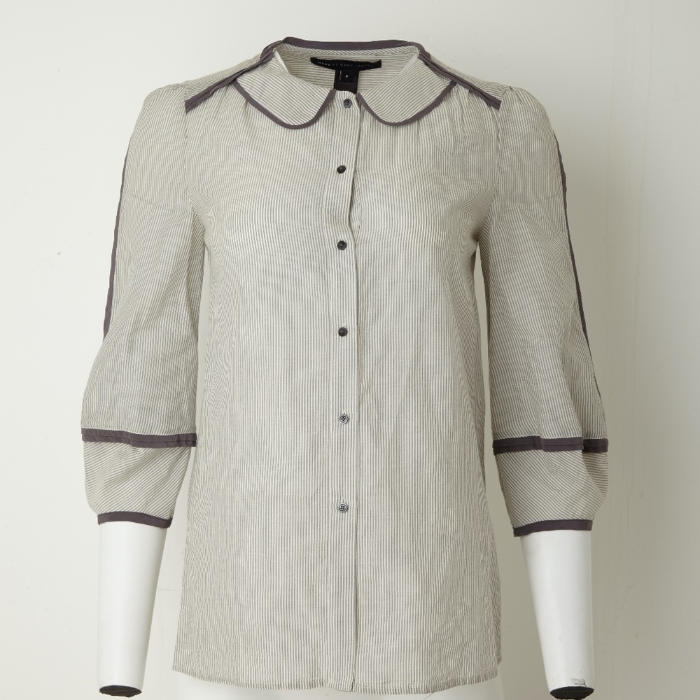 Marc Jacobs button down size 2 Mint Condition